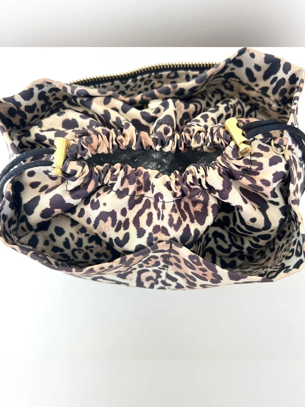 CHICO’S Leopard Print Nylon Drawstring Organizer Travel Accessories Makeup Bag